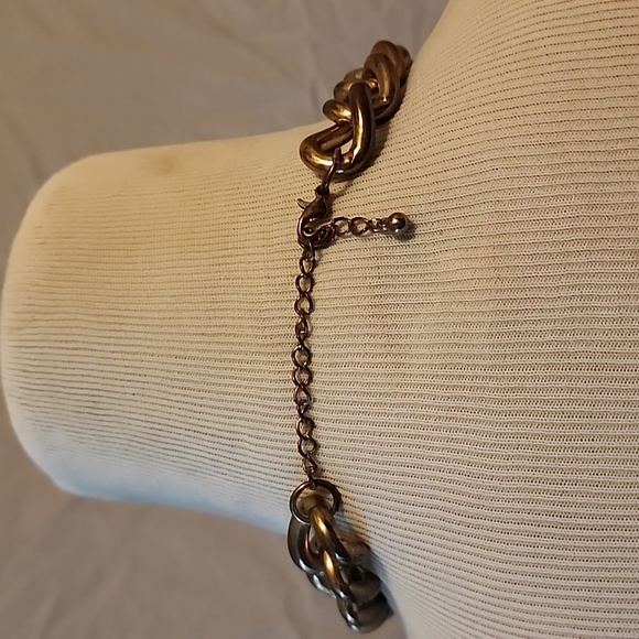 1970's chunky gold link necklace - Picture 2 of 3